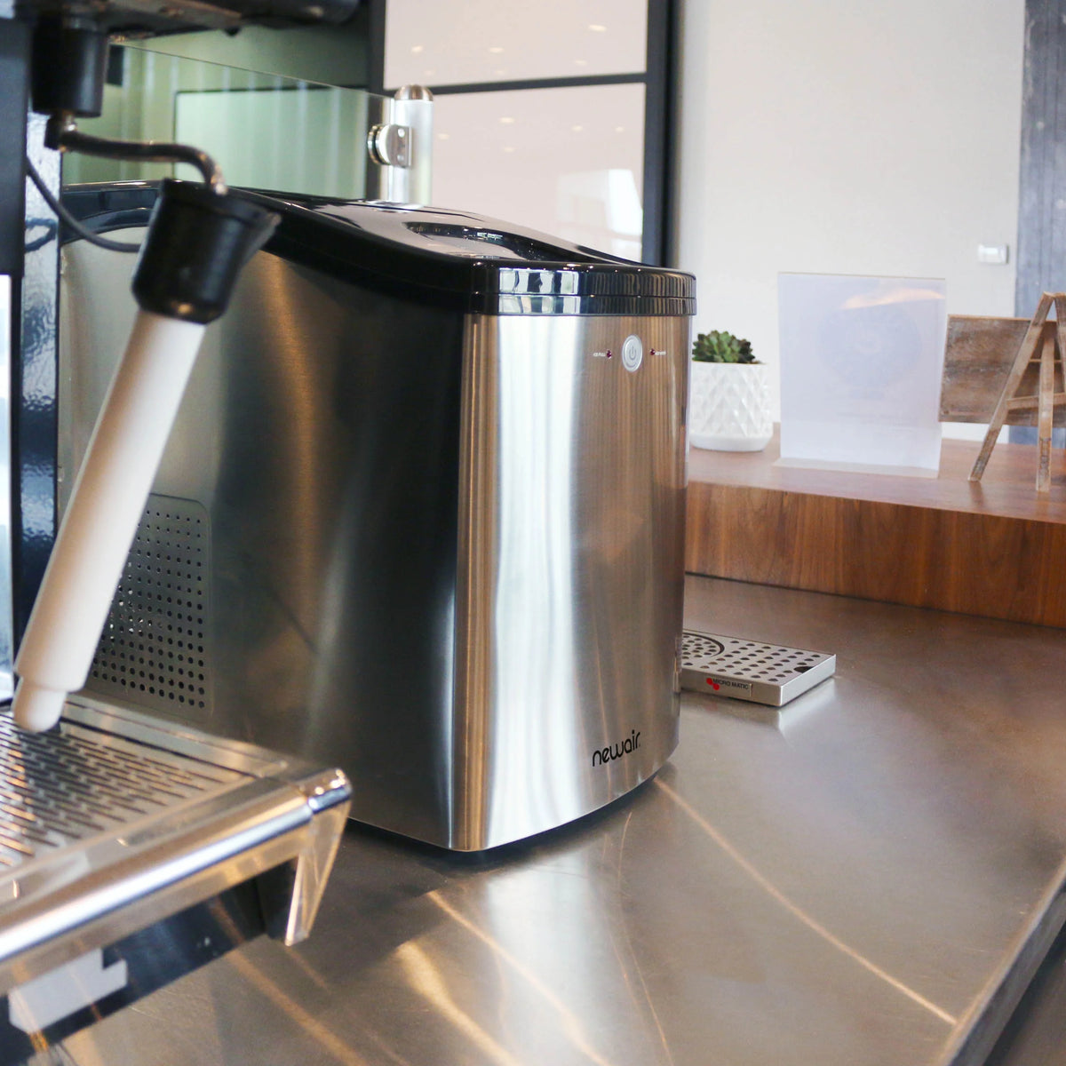 40 lb. Countertop Nugget Ice Maker in Stainless Steel A48105