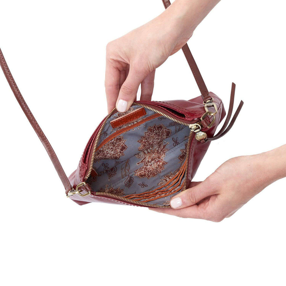 Cardinal Crossbody R121