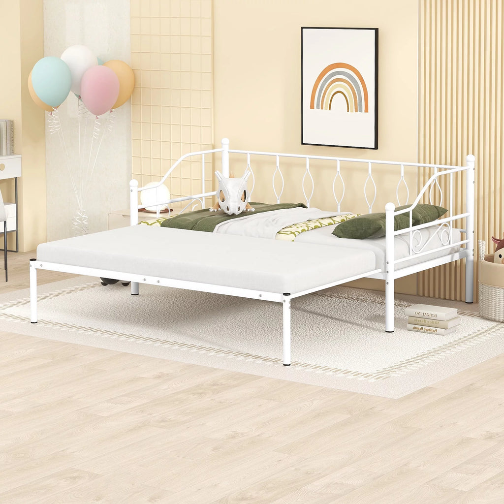 White Twin Size Metal Daybed with Trundle O54811