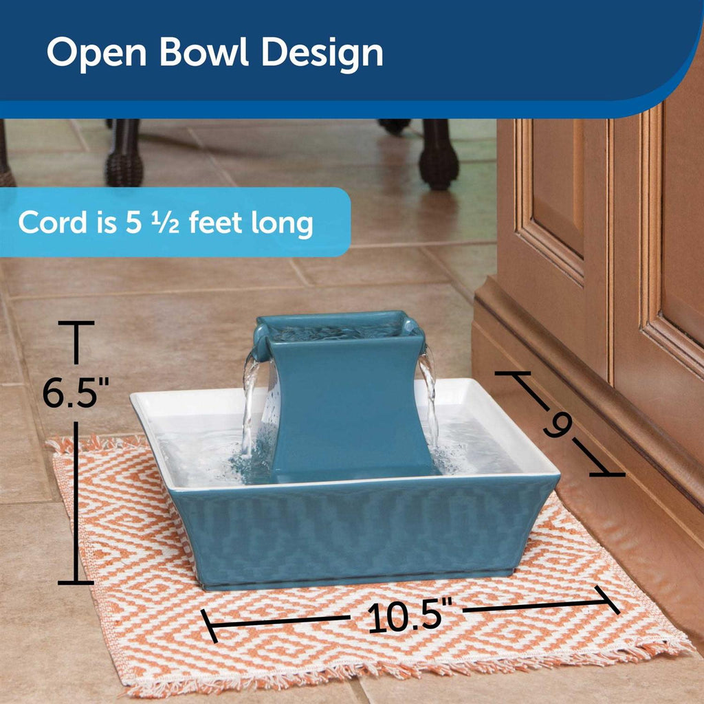 Pet Fountain E479176