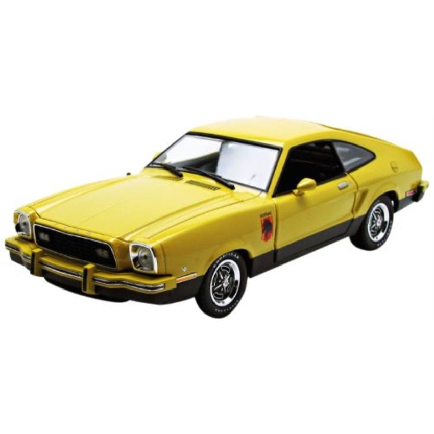 Yellow and Black 1/18 Diecast Model Car N9065