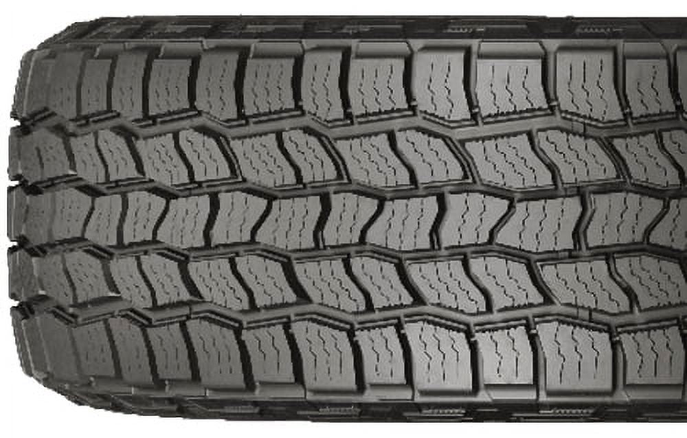 285/70R17 117T Tire L251