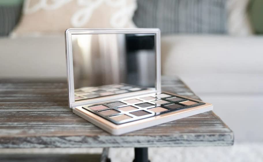 Glam Eyeshadow Palette Q5195