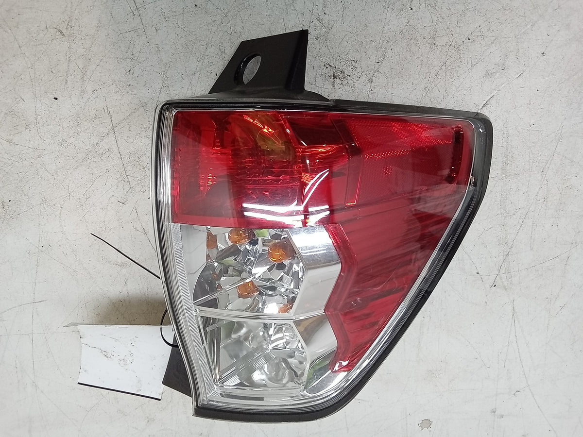 Pre-Owned Subaru Forester Right Passenger Side Tail Light W3178