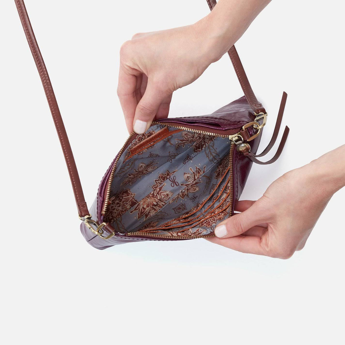 Cardinal Crossbody R121