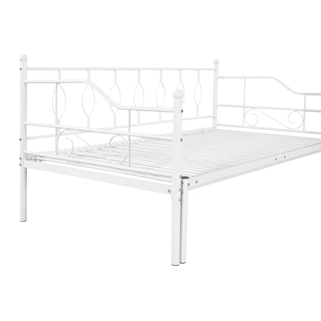 White Twin Size Metal Daybed with Trundle O54811